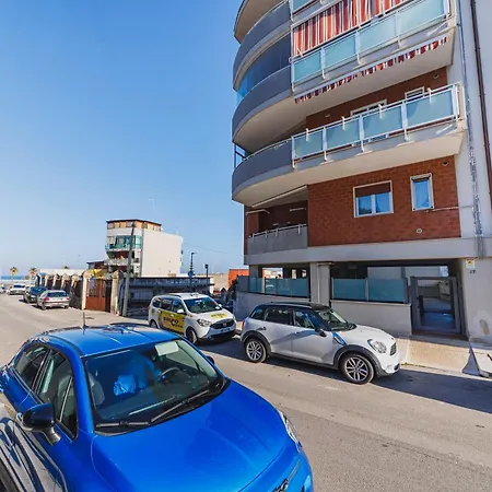 Wow Waterfront Апартаменты *