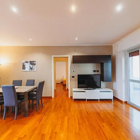 Wow Waterfront Бари