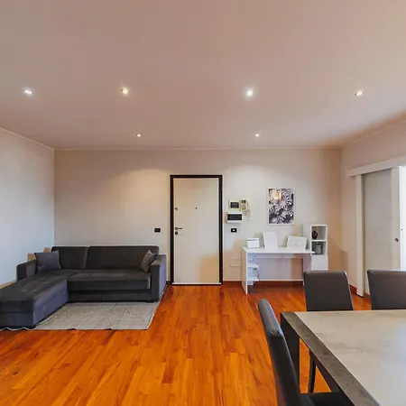 Wow Waterfront Апартаменты