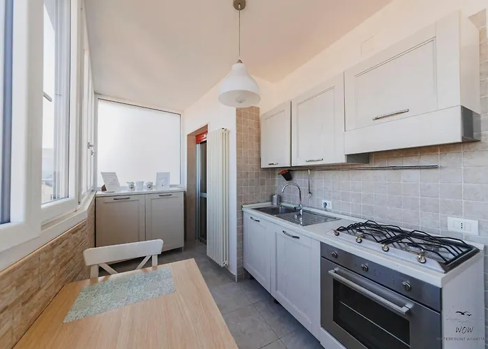 Wow Waterfront Apartament